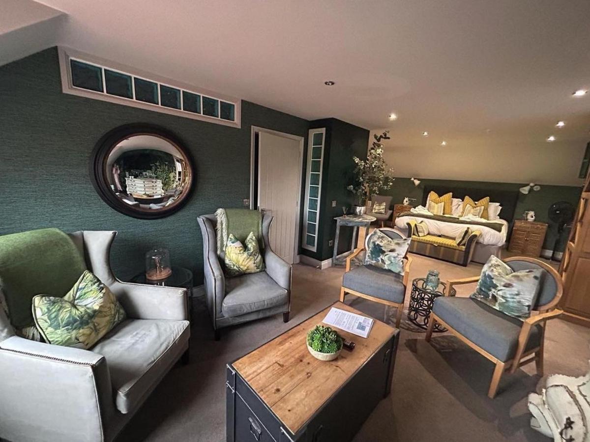 No33 Thornham Boutique Suites ภายนอก รูปภาพ