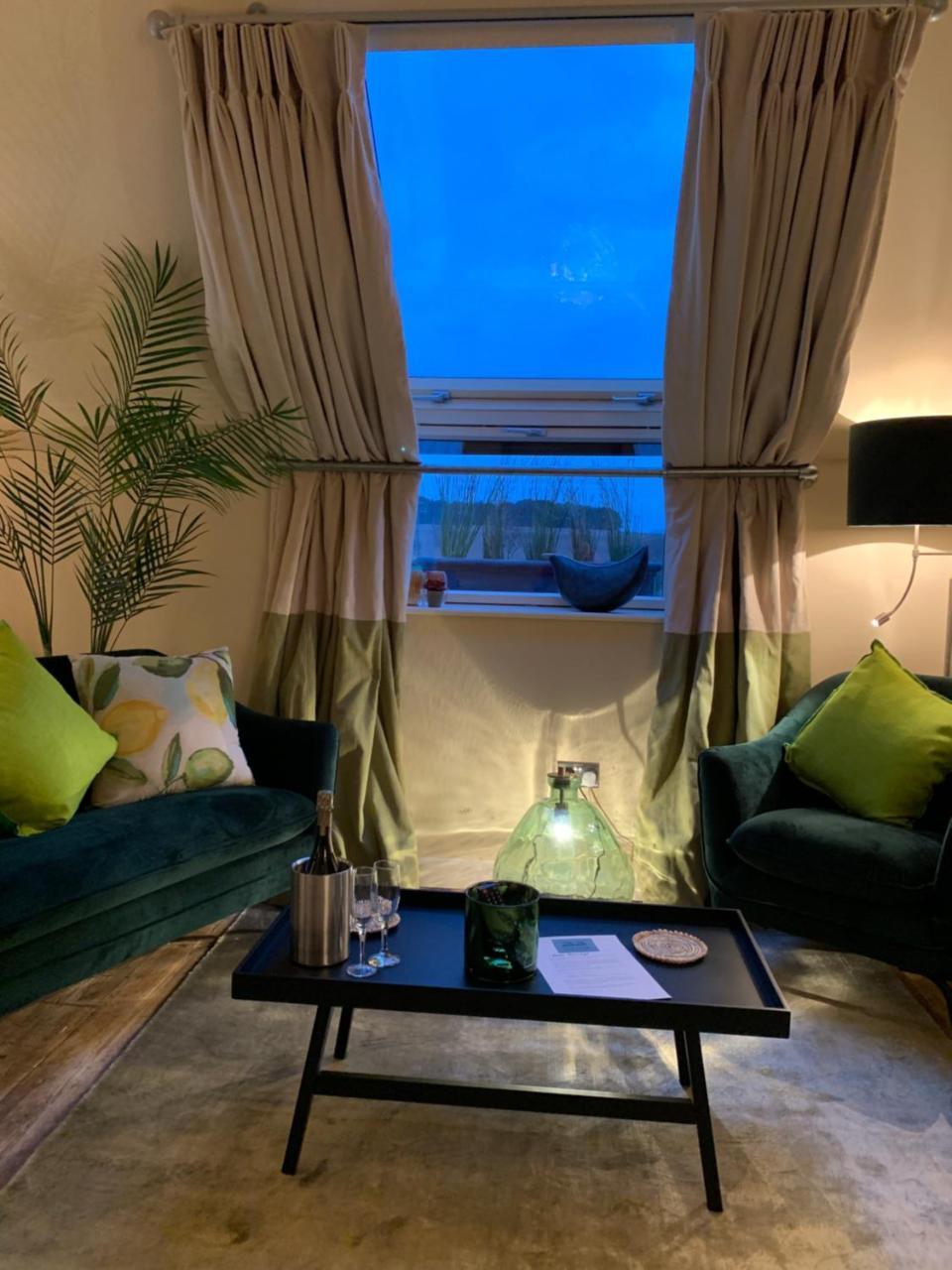 No33 Thornham Boutique Suites ภายนอก รูปภาพ